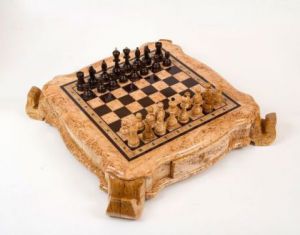 Шахматы из карельской березы