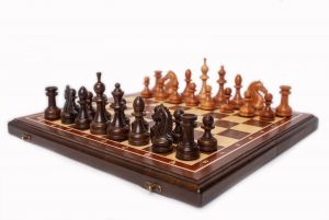 ШАХМАТЫ ЗАВОЕВАТЕЛЬ НА СКЛАДНОЙ ДОСКЕ ПРЕМИУМ ― Магазин шахмат