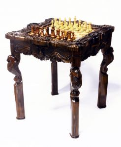 Резной шахматный стол "Триумф"