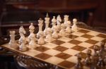 Шахматный стол ручной работы Слоновая кость (в комплекте с фигурами)